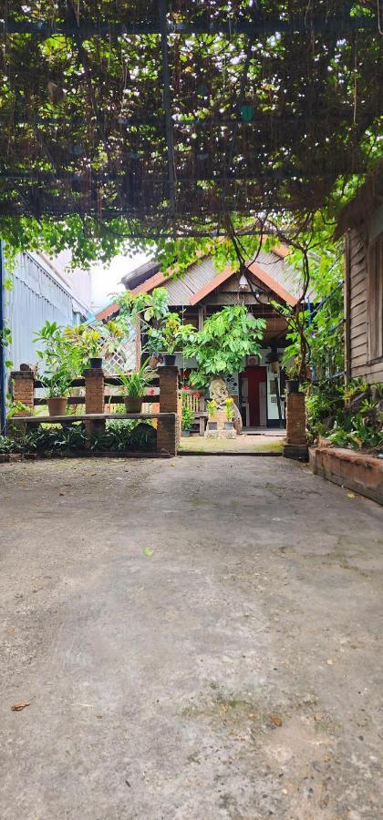 Cozy Nest Cnx Hostel Chiang Mai Ngoại thất bức ảnh